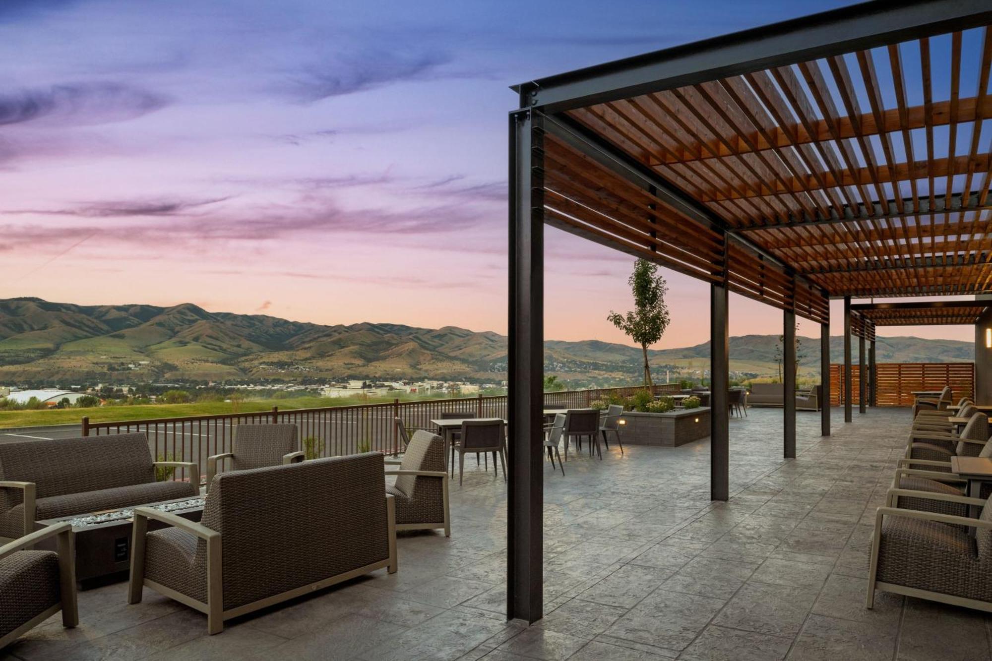 Courtyard By Marriott Pocatello Hotel Bagian luar foto
