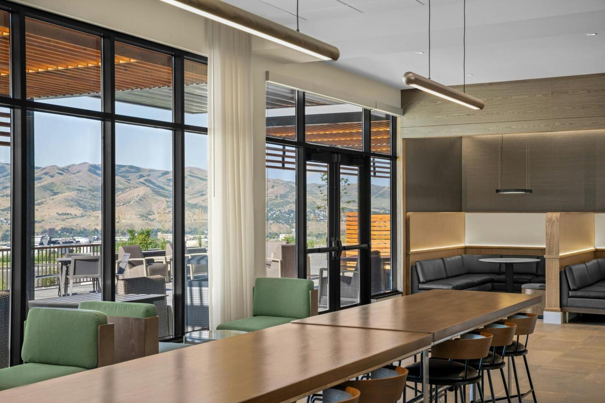 Courtyard By Marriott Pocatello Hotel Bagian luar foto